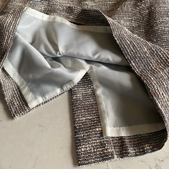 Calvin Klein size 4 petite suit. silver gold gray metallic tweed fabric. - Picture 5 of 7